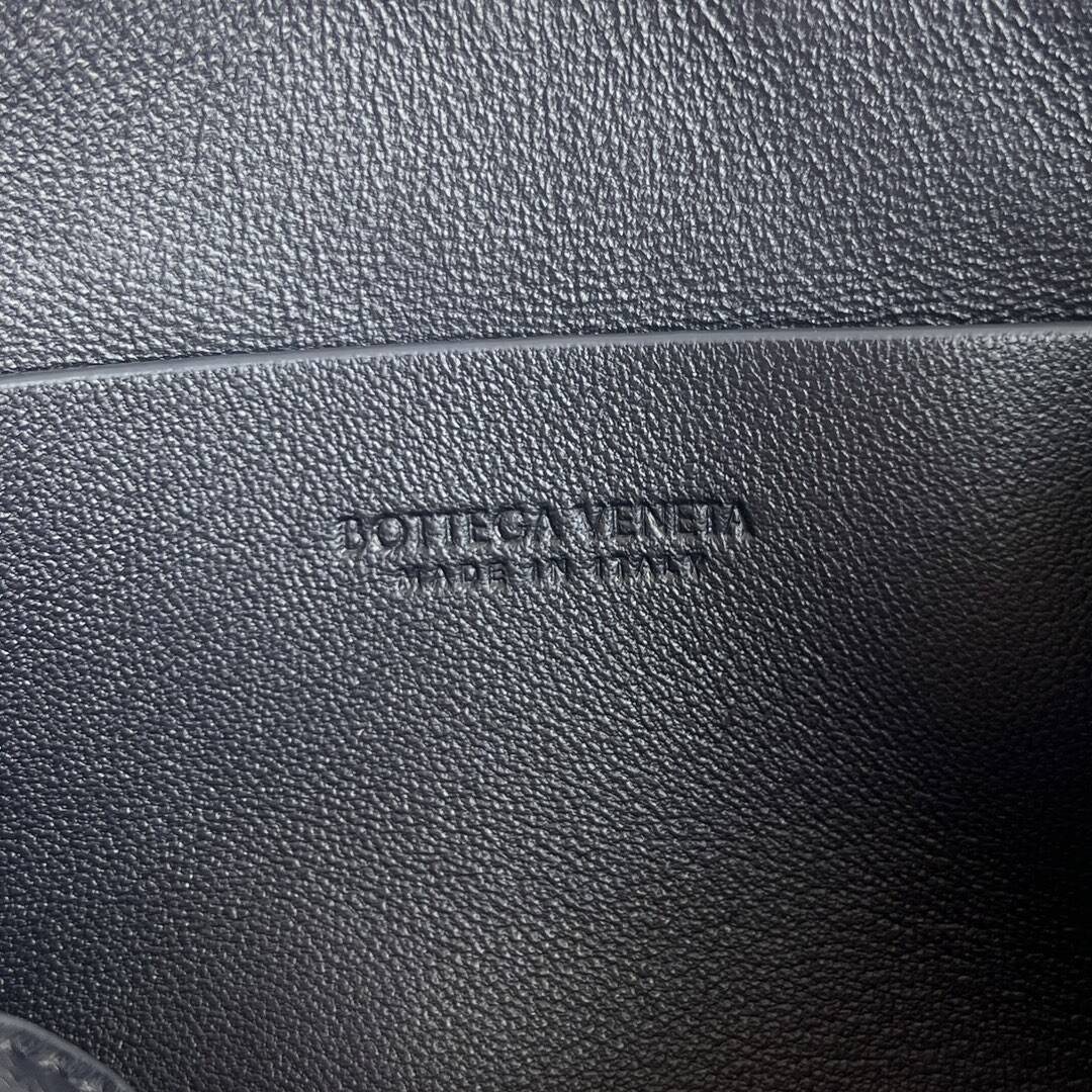 bb7b432934d98fcd32dfdbbd7e7efd4e_1765253112_0941.jpg