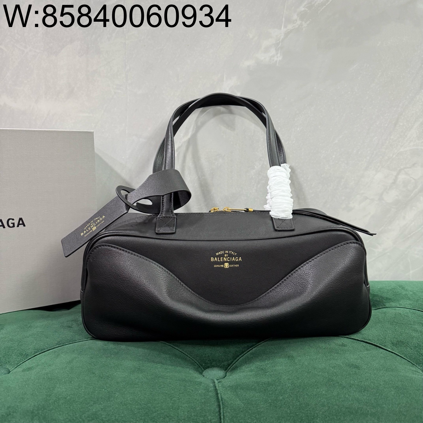 [dxg] 발렌시아가 캐리 스몰 볼링백 블랙 골드 30.9*11.9*11.9cm