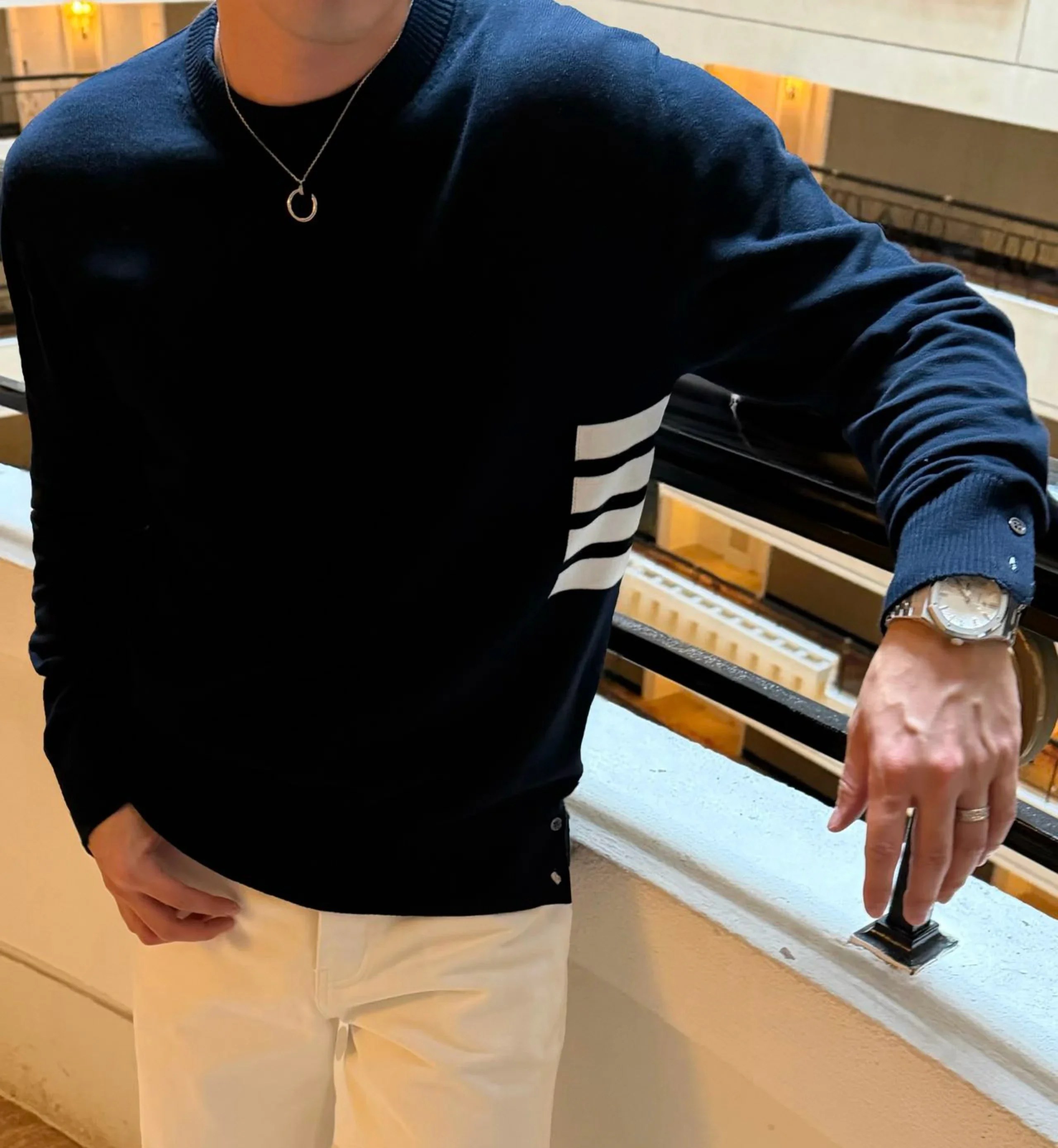 img1.jpg